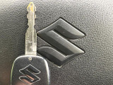 【キーレス】少し離れた場所からでもボタン一つでドアの開錠・施錠ができるのでとっても便利!ドアの鍵穴周りに傷をつけることもありません♪