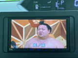 停車中にテレビや動画を楽しめるTV画面です。移動時間も快適に過ごせます。家族でのドライブにもおすすめです。