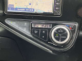 【エアコン】エアコンはオートエアコンとなっておりますので、あらかじめ好みの温度に設定しておけば自動的に風量を調節してくれます。自分でいちいち調節する手間が省けますね。