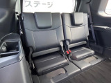3列目シートはもちろん状態良好☆大人でもゆったりと座って頂けますので、大人数でのお出かけもラクラクです♪ご家族で、気の知れた仲間で、ドライブに行くのが楽しみですね♪
