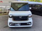 お客様に安全で快適なカーライフをお送りいただくために、中古車にも高いレベルの品質基準を設け、その基準に従って、全ての中古車について納車前整備を実施しています。