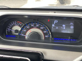 視認性の高いメーター類が、運転に必要な情報を的確に伝えます。運転状況を一目で把握できるので安心です。