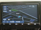 純正ナビを装備。タッチパネル式で使いやすく、お出かけもラクラクです。