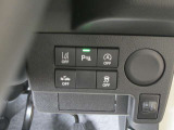 各種安全警報装置(パーキングセンサー車線警報逸脱システム)のスイッチが使いやすい位置に配置されています♪