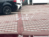 【カラーヘッドアップディスプレイ】現在の速度や走行情報をデジタル表示で運転席前方のガラスに投影!カラー付きで視認性も高く、運転中目線をずらさず必要な情報を確認できるのでとっても便利で安心!