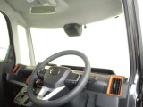 見通しのよいすっきりとした視界で、誰でも運転しやすいです。運転のしやすさは疲れにくさにも繋がりますよ♪