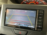 【バックモニター】駐車には欠かせないバックカメラを装備!カラーで後方をモニタリング。安全でゆとりのある駐車をサポートします。