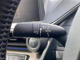 雨天時でもクリアな視界を確保できるワイパー操作は、安全運転に欠かせません。直感的な操作で、快適なドライブをサポートします。
