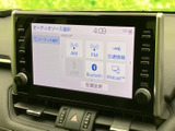 高音質なサウンドで、車内をコンサートホールのような空間に変身。様々な音源に対応しており、お好みの音楽を存分に楽しめます。快適なドライブに。