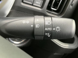 操作しやすいウインカーレバーで、安全な車線変更をサポート。オート機能も搭載し、運転の負担を軽減します。