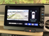 便利な3ビュー切り替え、ガイド線表示付きのバックカメラです!後退時、後方の視界をサポートします!