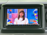 バックモニター付きで、狭い場所での駐車や後退も安心です。安全確認をサポートし、スムーズな運転を助けます。