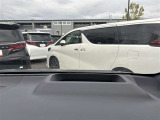 当社メカニックによる『プロの視点』でご納車前の整備を行います!お客様に安全且つ安心して気持ちよくお乗りいただけるように真心込めて整備いたします。