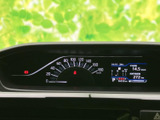 視認性の高いメーターで、運転に必要な情報を的確に把握できます。運転状況が一目でわかり、安全運転をサポート。デザインも洗練されています。