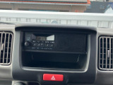 使いやすさにこだわった純正AM/FMラジオ[スピーカー内蔵]★移動時間にラジオで色々な情報をゲット!