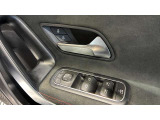 自動車保険に関しても、メルセデス・ベンツ専用のプログラムをご用意しております。飛び石や落下物などでのフロントガラスの修理が必要となった場合、最大で9万円分の補償を致します。