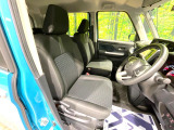 運転席シート廻りは使用感も少なく、良好な状態となっています。丁寧に使われていたことがよくわかりますね。