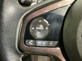ステアリングにオーディオ操作スイッチが付いています。オーディオ画面に直接タッチしなくても操作が出来ますので、運転に集中できます。