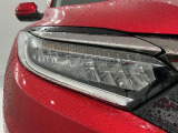 LEDヘッドライトは、点灯の瞬間から最大光量を発揮し、突然暗くなるトンネルなどでの安定感を高めます。