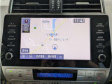 純正ナビを装備。タッチパネル式で使いやすく、お出かけもラクラクです。