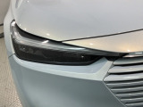 LEDヘッドライトは、点灯の瞬間から最大光量を発揮し、突然暗くなるトンネルなどでの安定感を高めます。