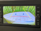 【バックカメラ】駐車時に後方がリアルタイム映像で確認できます。大型商業施設や立体駐車場での駐車時や、夜間のバック時に大活躍!運転スキルに関わらず、今や必須となった装備のひとつです!