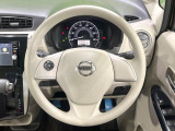 インテリアに合わせたデザインのステアリングは、運転される方のことも考え、運転しやすい形状、大きさです。是非一度、実際に触ってお確かめください。