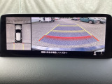 狭い場所での駐車やすれ違いなどでより的確な運転操作に役立つ360&deg;ビューモニターが装備されています。