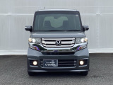 【HID】ディスチャージヘッドライトが装備されています。夜間走行時や雨の日に明るく安全に前方を照らすことが出来ます。対向車からも見えやすいので相手に接近を知らせることも出来ます。