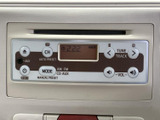 ラジオやCDを楽しめるオーディオシステム。使いやすい操作性で、ドライブをさらに快適にしてくれます。お気に入りの音楽を聴きながら移動しましょう。