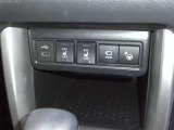 運転席・助手席あたたかシートヒーター付です☆冬場はヒーターの為のエンジン始動を抑えられるので低燃費につながります☆