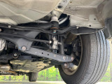 お車を安心してお乗りいただく為には、足回りの定期点検が欠かせません。サービスサポート(有償保証)では無料点検もご提供しており、安心のカーライフをお過ごしいただけるサポート体制が整っています。