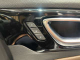 ショールームでは、認定中古車に加え、最新のニューモデルも各種取り揃えております。見学や試乗はもちろん、専門スタッフによるアドバイスなど、様々なサービスを通して、「ジープのある生活」をご体感いただけます
