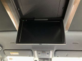 お子様大喜びの後席モニター装着車♪ご家族での快適なドライブにお勧めです♪