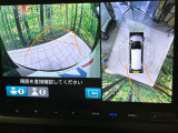 【マルチビューカメラシステム】専用のカメラにより、上から見下ろしたような視点で360度クルマの周囲を確認することができます☆死角部分も確認しやすく、狭い場所での切り返しや駐車もスムーズに行えます。