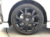 純正18インチアルミ!タイヤサイズは225/50R18です