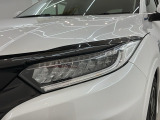 LEDヘッドライトは、点灯の瞬間から最大光量を発揮し、突然暗くなるトンネルなどでの安定感を高めます。