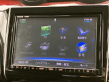 多彩な機能を一台に集約。直感的な操作で、快適なドライブをサポートします。様々なメディアを一台で楽しめるのも魅力です。