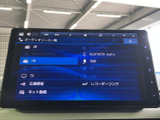 様々なオーディオソースに対応し、お好みの音楽を楽しめます。音楽好きの方にはたまらない、充実したカーライフを送れます。