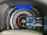 視認性の高いメーターパネルは、運転に必要な情報を的確にドライバーに伝えます。落ち着いたデザインも魅力です。