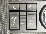 【両側パワースライドドア】スマートキーや運転席のスイッチで後席両側スライドドアの開閉が可能♪電動だから力を入れてドアを開ける必要が無く、小さなお子様でも簡単に開け閉めでき快適です♪