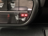 運転席と助手席にシートヒーターが付いています☆寒い時期に腰周りを温めてくれるので体全体が温まりやすいのは勿論、暖房と違い顔に風が当たらないので、乾燥肌やドライアイの方でも大丈夫☆