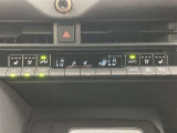 オートエアコンは温度を設定するだけで、自動で風量などを設定してくれます。運転しながら操作も必要ないので、安全性も向上します。