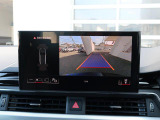 バックカメラ駐車時、後退時に後方を確認する事ができる安全快適装備になります映像だけでなくセンサーにより障害物の距離もドライバーに直感的に伝えてくれる機能になります。