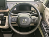 【ステアリングスイッチ】運転中、前方から目線をそらすことなく、オーディオ等の操作が可能な便利機能!安心&快適なドライブを演出してくれます♪