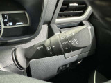 【オートライト】車外の明るさに応じて自動でライトの点灯・消灯をしてくれます。