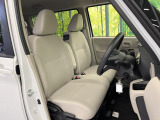 運転席シート廻りは使用感も少なく、良好な状態となっています。丁寧に使われていたことがよくわかりますね。