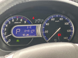 走行距離やエンジン回転数など、運転に必要な情報をひと目で確認できます。視認性の高いメーターパネルで、安全運転をサポートします。