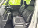 機能性とデザイン性を兼ね備えた内装。運転に必要な情報を的確に伝え、快適なドライビングをサポートします。