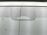 【トヨタセーフティセンス】走行中に前方の車両等を認識し、衝突しそうな時は警報とブレーキで衝突回避と被害軽減をアシスト。より安全にドライブをお楽しみいただけます。
